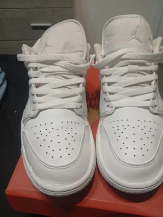 Zapatillas Jordan 1 Low Blancas Talla 43