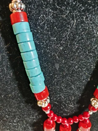 Collar étnico turquesa y coral