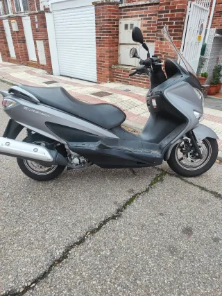 Moto 125cc 27764 km ITV 2027