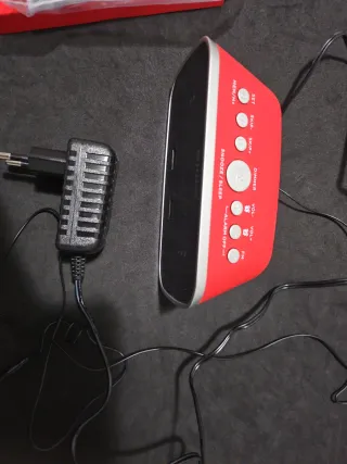 Radio Despertador Aiwa Roja