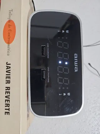 Radio Despertador Aiwa Roja