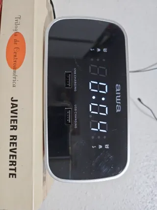 Radio Despertador Aiwa Roja