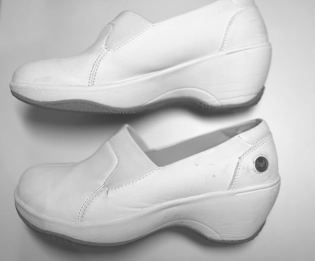 Zapatos Suecos Health+Tech, cómodos, blancos