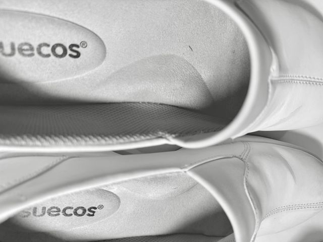 Zapatos Suecos Health+Tech, cómodos, blancos