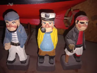 Maqueta Barco  con figuras de madera
