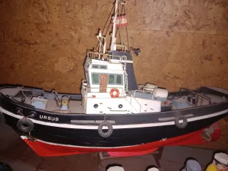 Maqueta Barco  con figuras de madera