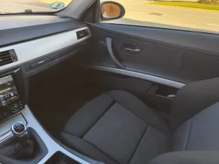 BMW 320i 2010