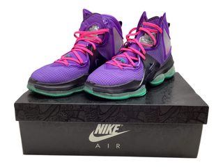 Zapatillas Nike LeBron Moradas y Rosas