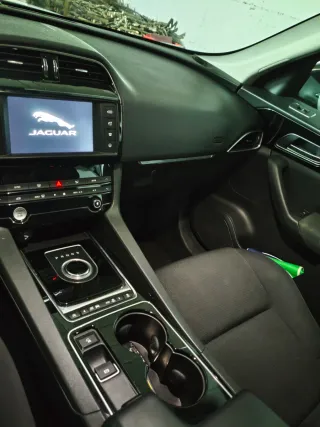 Jaguar F-Pace 2017