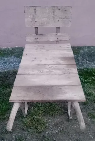 Carretilla de madera 2 ruedas.