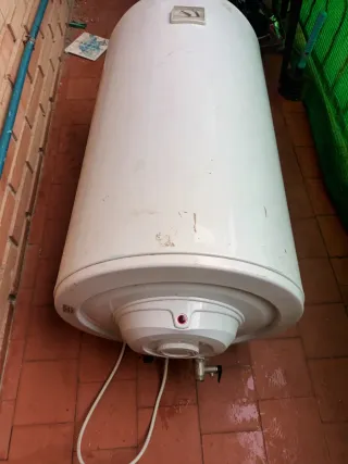 Termo eléctrico blanco