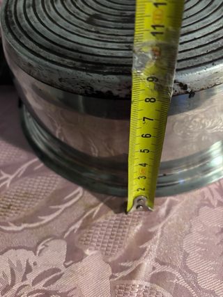 Pentola con coperchio in metallo e plastica