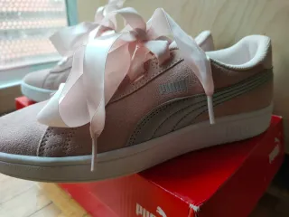Zapatillas Puma Rosa con Lazos de Satén
