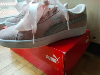 Zapatillas Puma Rosa con Lazos de Satén