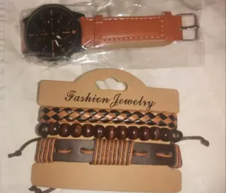 Lote Reloj y 3 Pulseras Cuero Martins