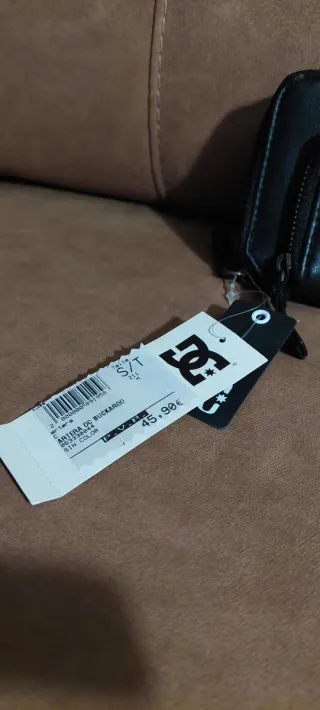 Cartera DC Buckaroo Piel Negra Nueva