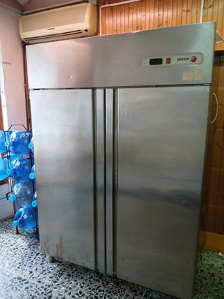 Nevera industrial Fagor