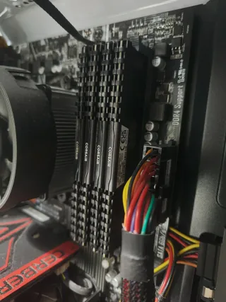 PC Sobremesa Blanco con led