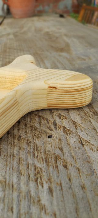 Bandeja de madera con forma de pez