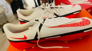 Zapatillas Fútbol Nike Phantom Blancas Rojas