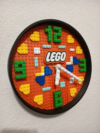 Orologio da parete stile LEGO