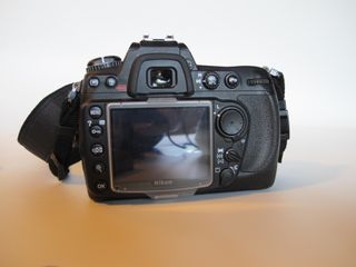 Cámara Nikon D300 + Tamron 28-75 + Accesorios