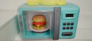 Nevera y microondas de juguete