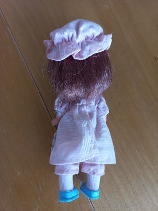 Muñeca Laura de las montañas y Barriguitas de kios