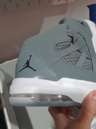 Nike Air Jordan Max Aura Cool Grey - Talla 45,5
