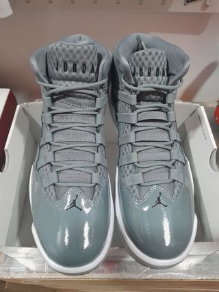 Nike Air Jordan Max Aura Cool Grey - Talla 45,5