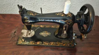 Máquina de coser Wertheim antigua