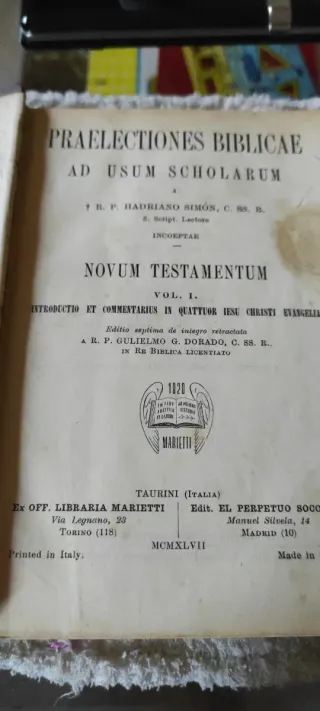 Libro antiguo en latín 1947/1963 para que elijas.