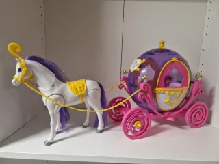 Carruaje Princesas Barbie con Caballo