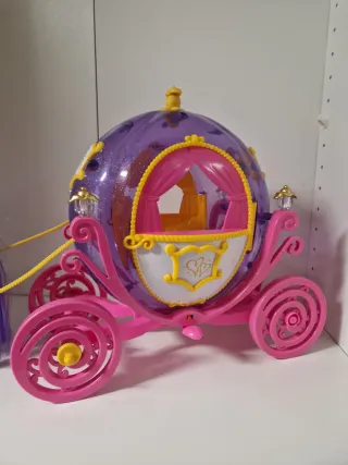 Carruaje Princesas Barbie con Caballo