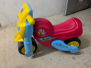 Moto correpasillos Peppa Pig con sonido