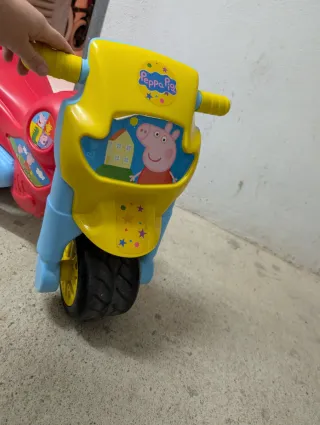 Moto correpasillos Peppa Pig con sonido