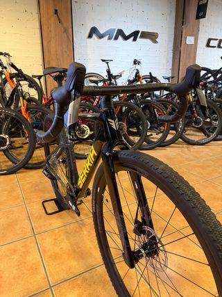 Berria NAII Gravel Negra y Amarilla