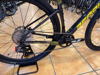 Berria NAII Gravel Negra y Amarilla