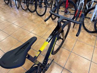 Berria NAII Gravel Negra y Amarilla