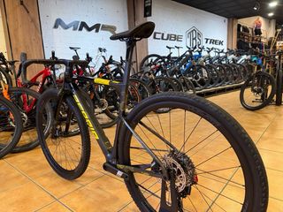 Berria NAII Gravel Negra y Amarilla