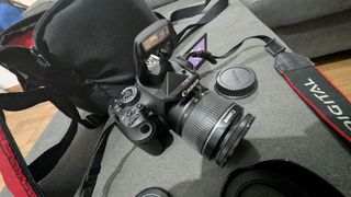 Cámara Canon EOS 600D + Lente 18-55mm