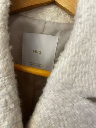 Abrigo beige doble botonadura