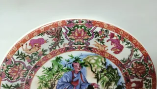 Plato de porcelana china decorado
