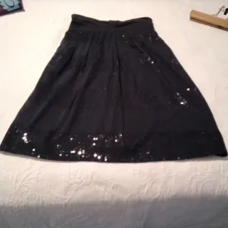 Falda negra con lentejuelas
