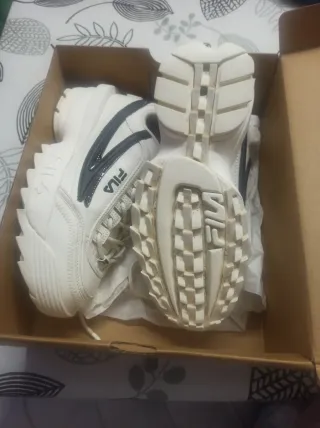 Deportivas Fila Niña Talla 38.5