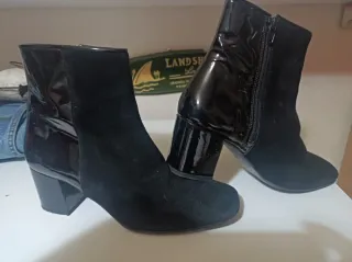Botines negros mujer. Combina ante y charol.