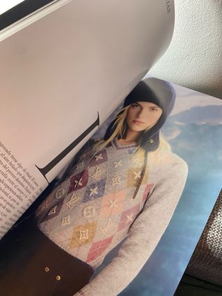 2 revistas Vogue con agenda Rosa 2026