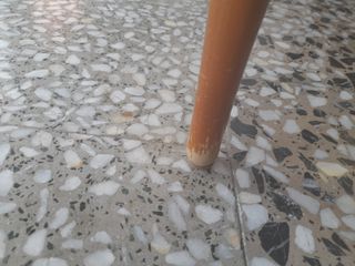 Mesa redonda de madera