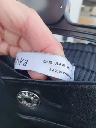 Pantaloni neri in pelle