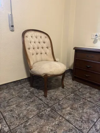 Butaca cómoda tapizada tela y madera